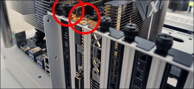 Viti di fissaggio della scheda grafica al pc